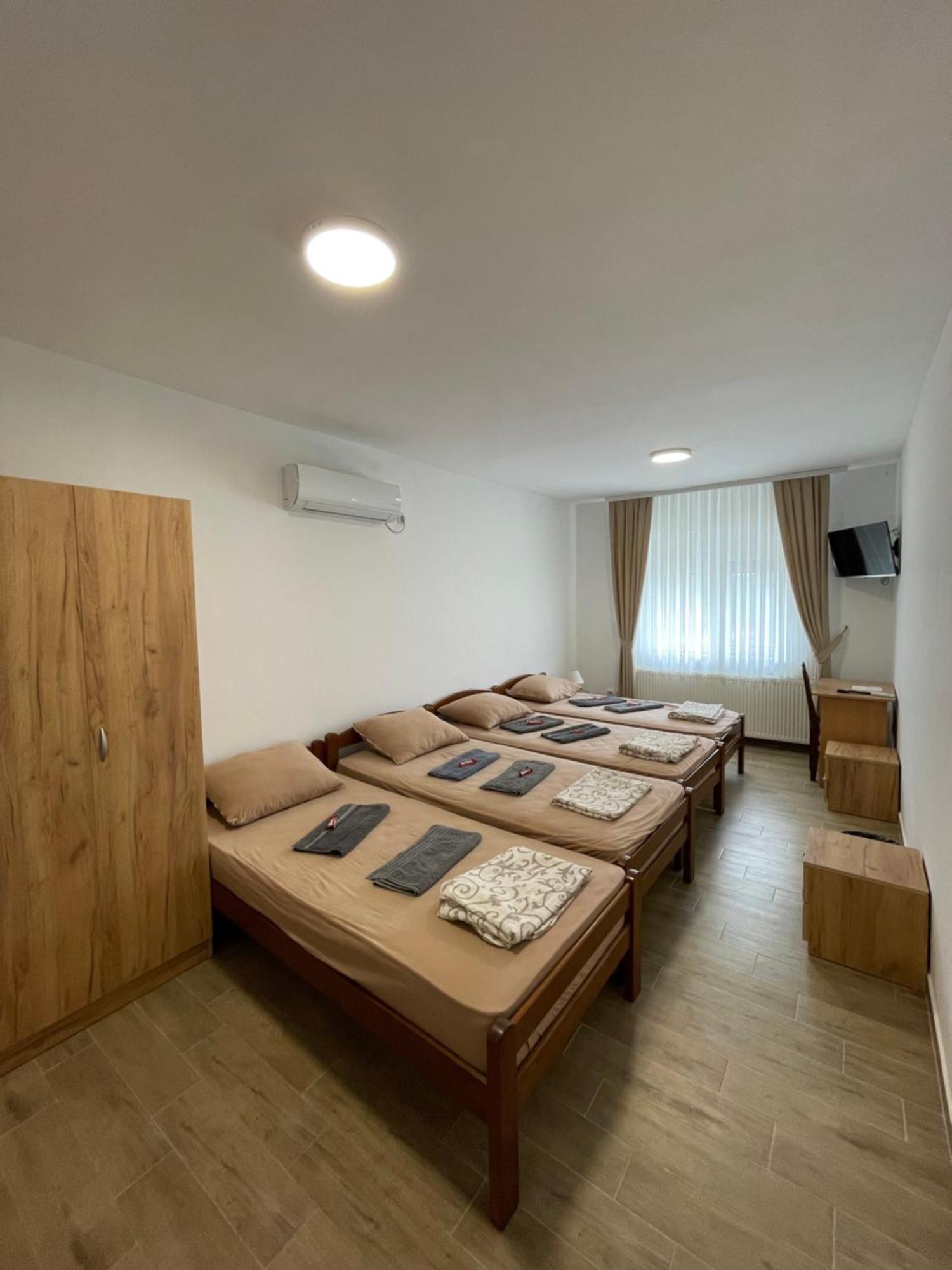 Hotel Zuta Osa Bela Crkva  Esterno foto