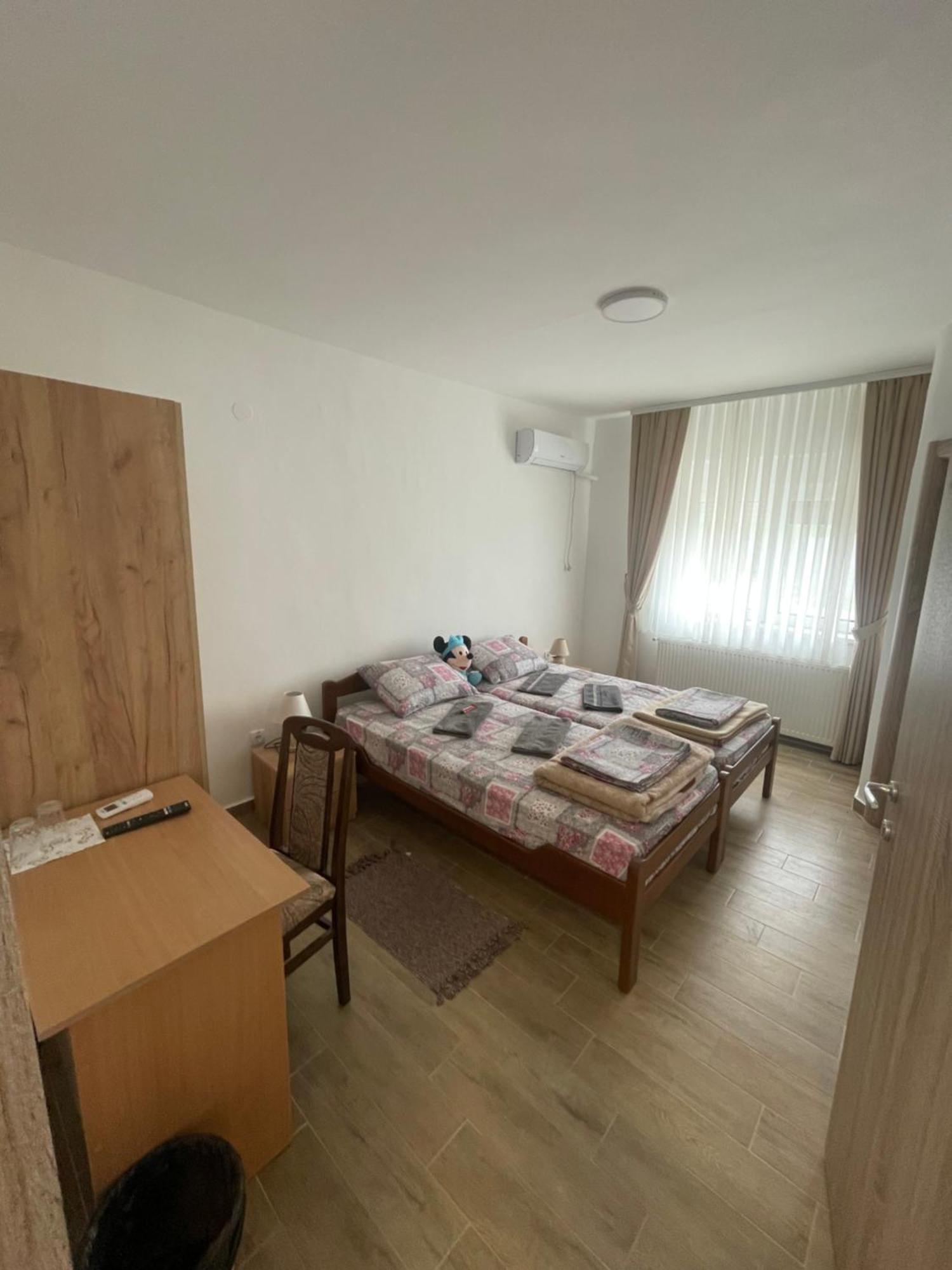 Hotel Zuta Osa Bela Crkva  Esterno foto