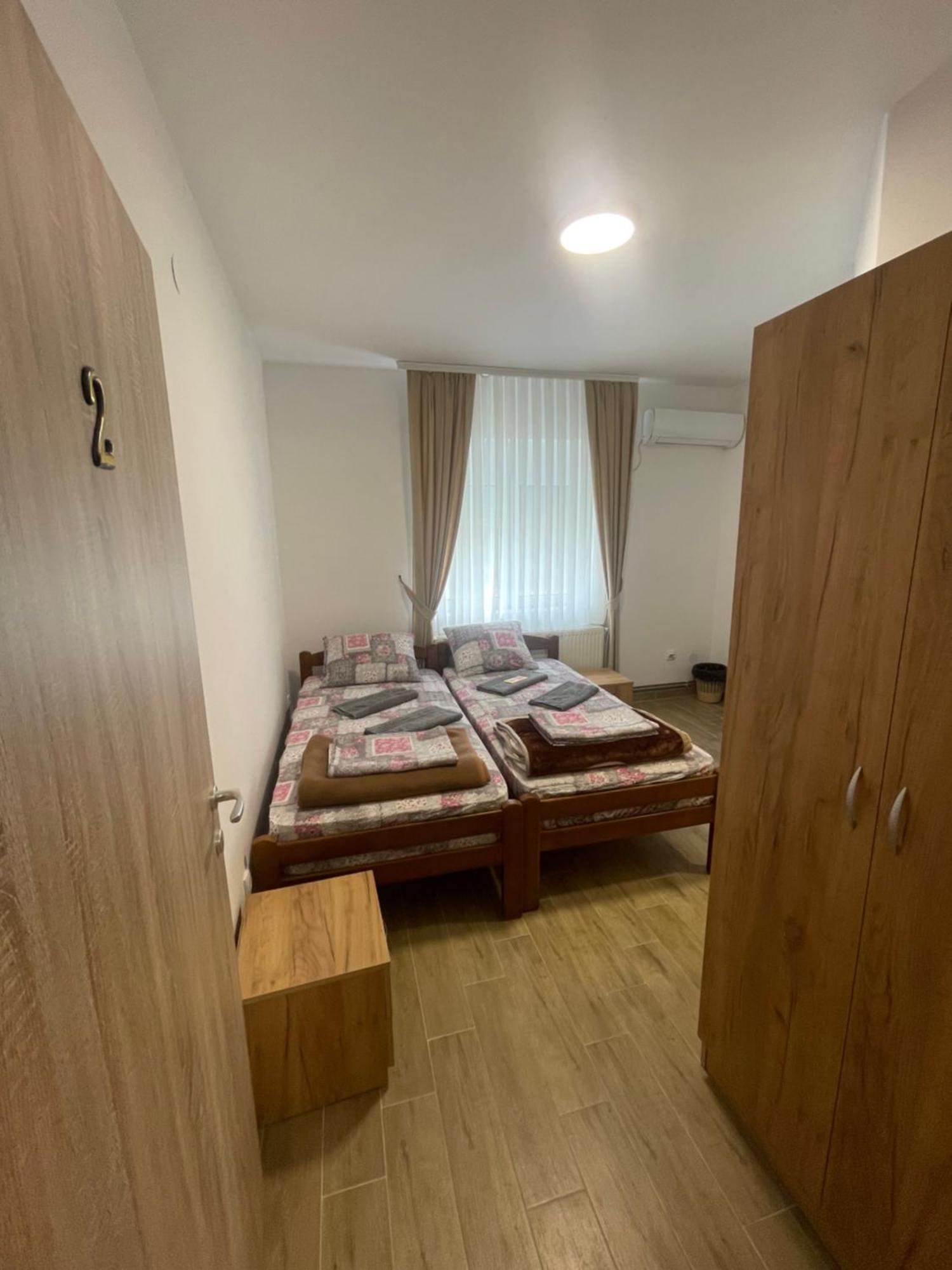 Hotel Zuta Osa Bela Crkva  Esterno foto