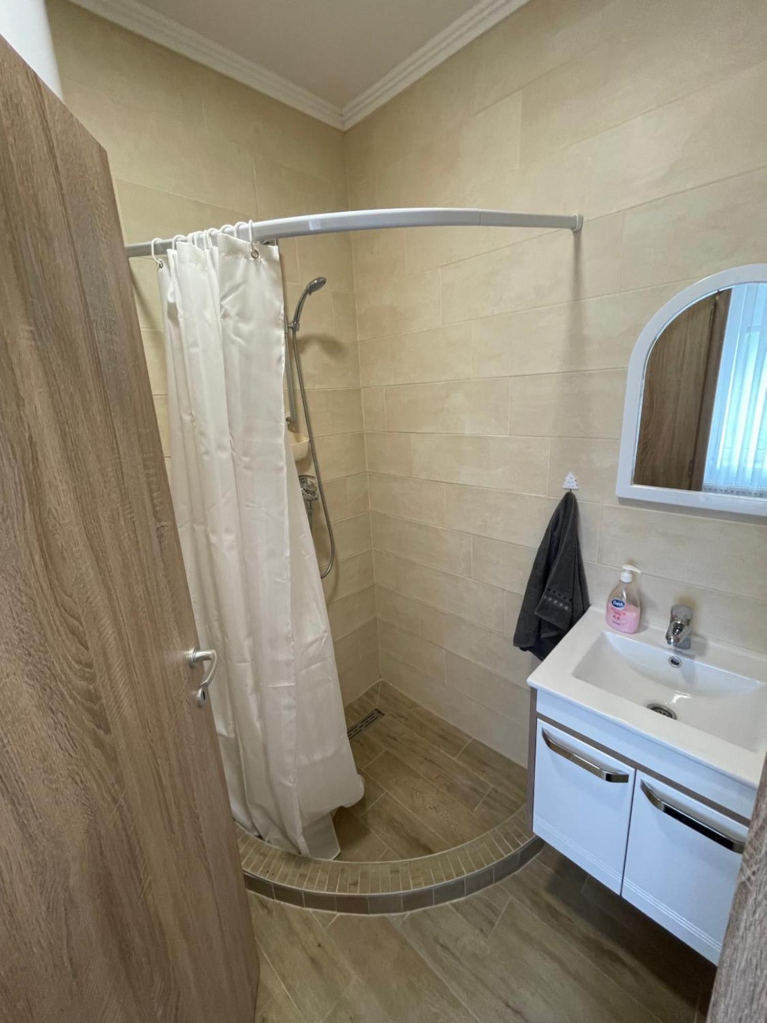 Hotel Zuta Osa Bela Crkva  Esterno foto