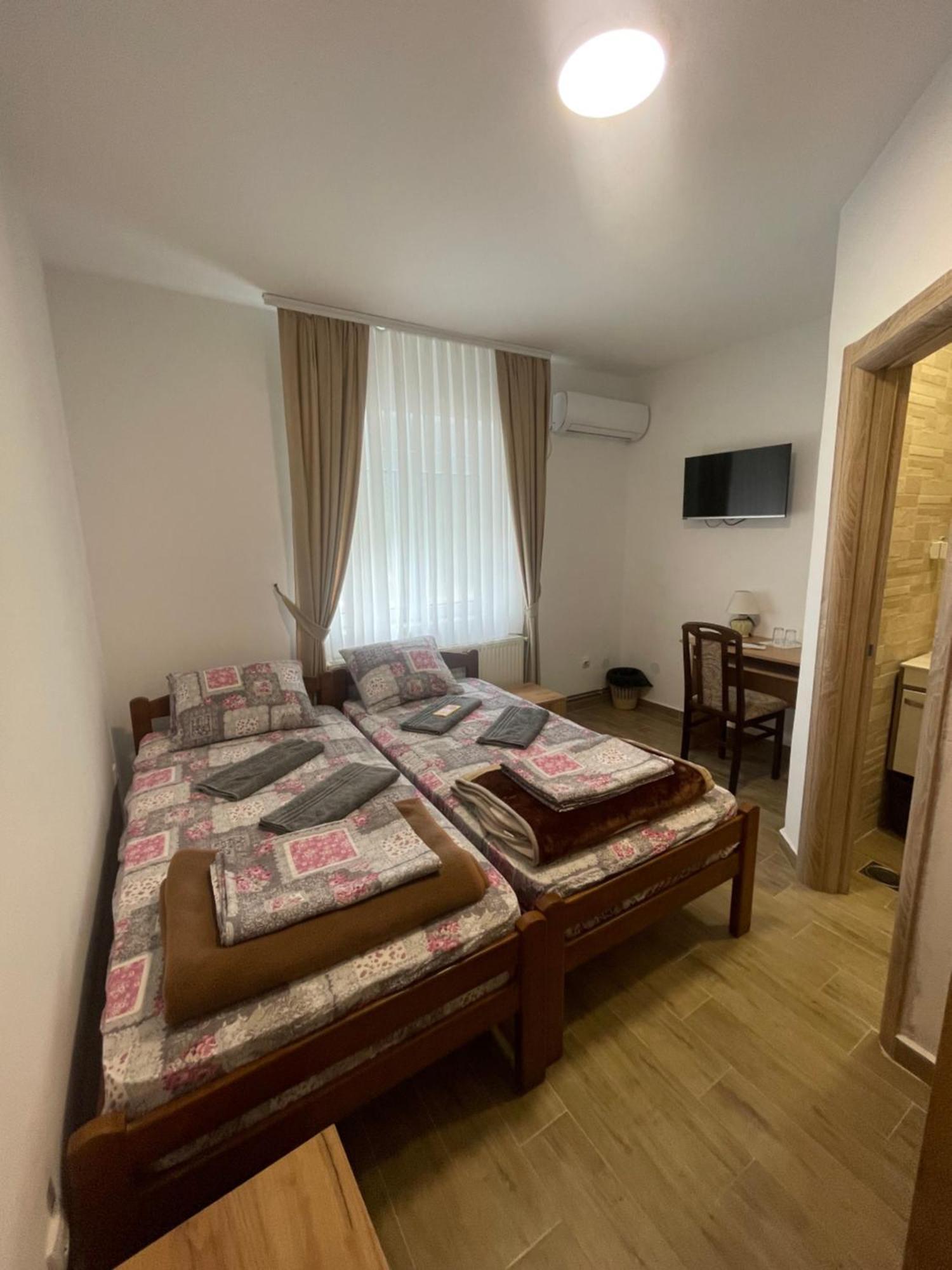 Hotel Zuta Osa Bela Crkva  Esterno foto