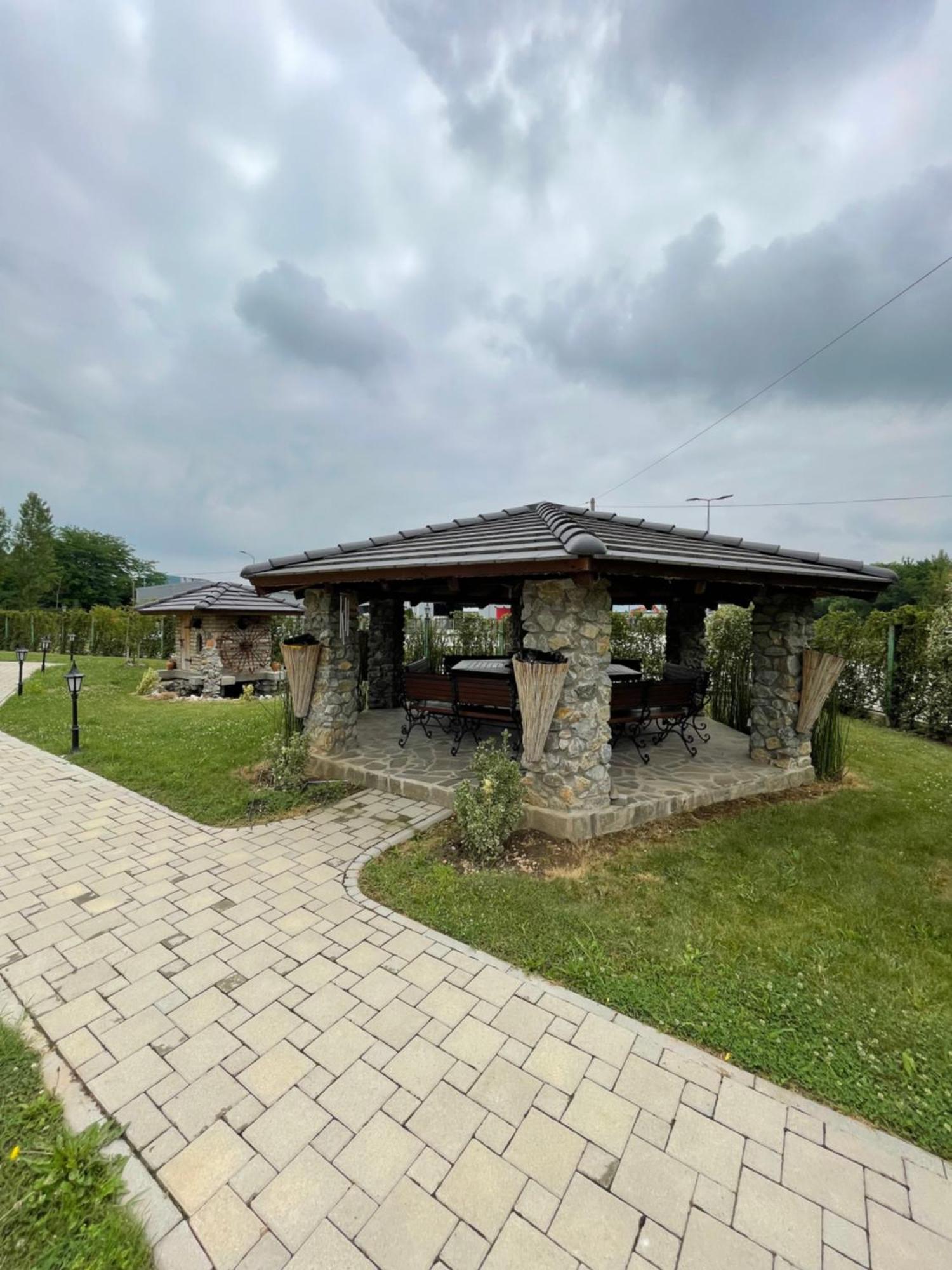 Hotel Zuta Osa Bela Crkva  Esterno foto